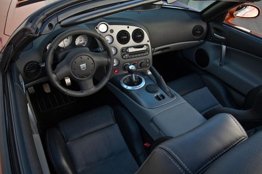 Торпедо Dodge Viper SRT10 Roadster 2007 года  (фото 33 из 57)